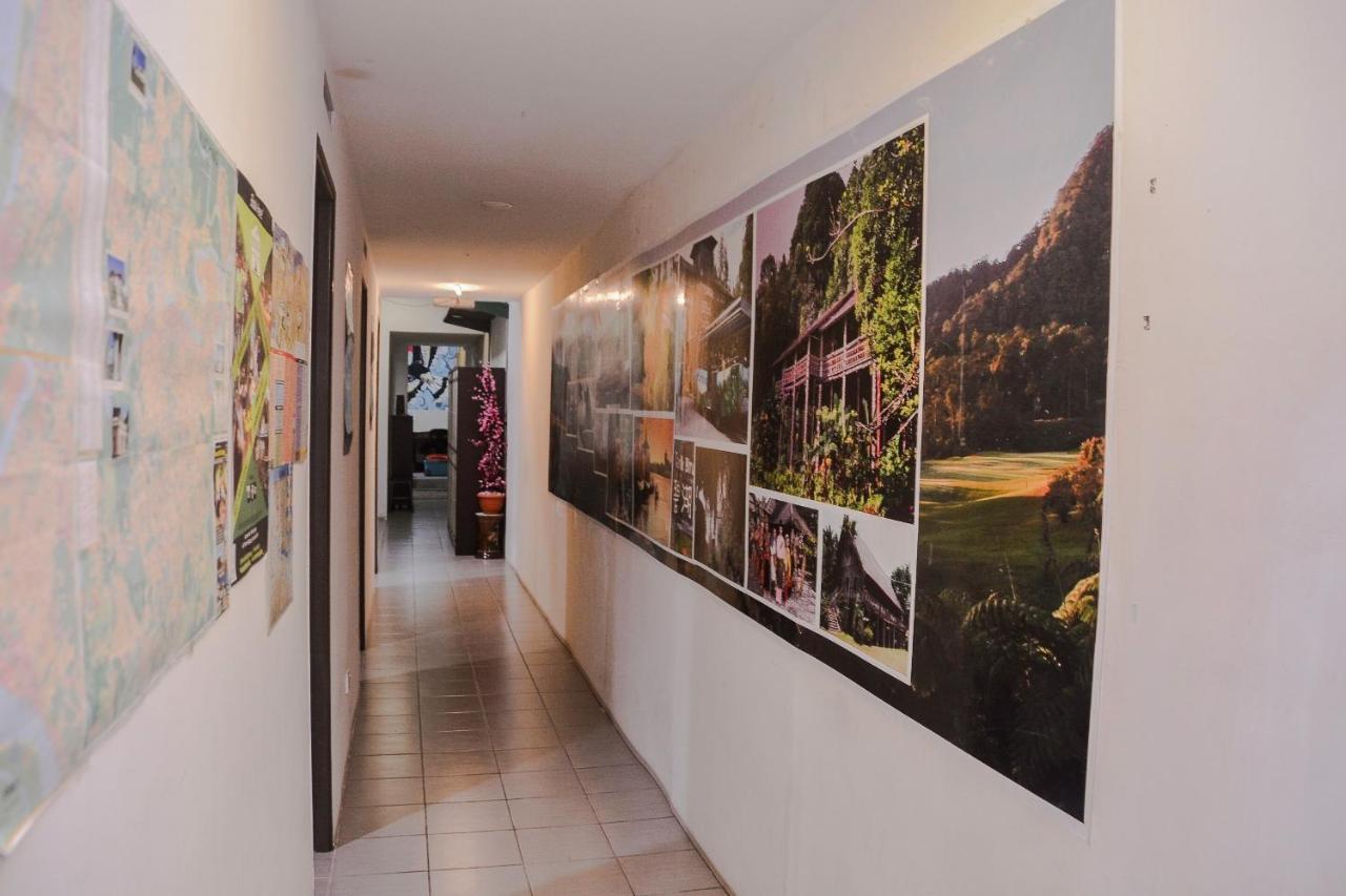Spot On 89886 Backpacker'S Stay Services Kuching Extérieur photo