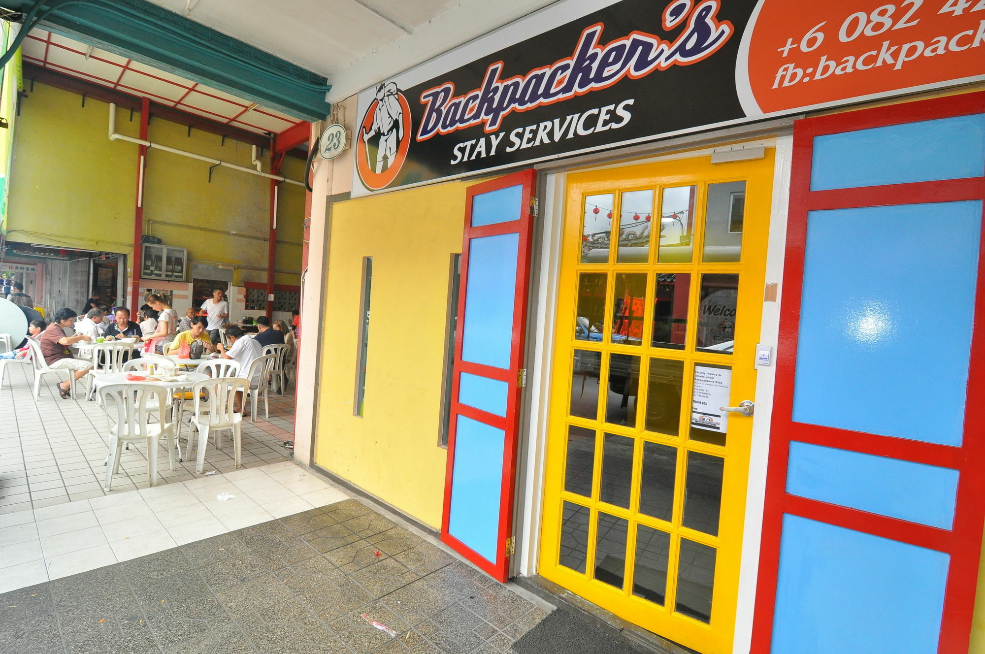 Spot On 89886 Backpacker'S Stay Services Kuching Extérieur photo